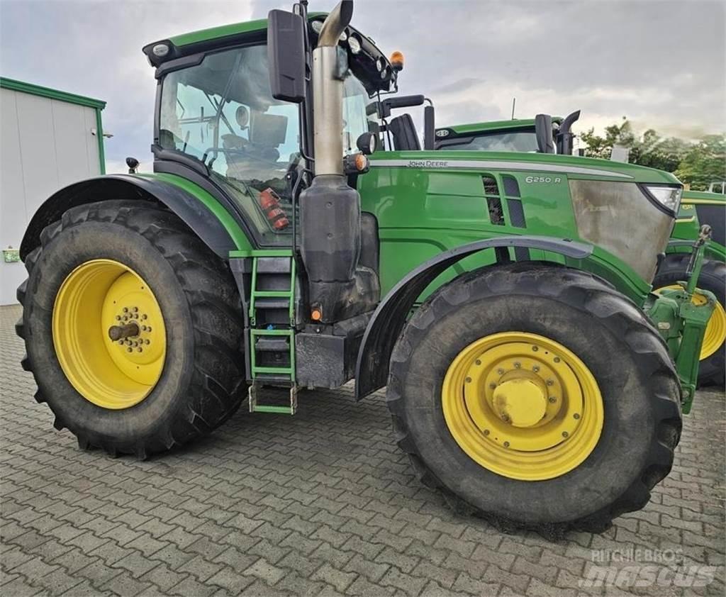 John Deere 6250 R Tractoare