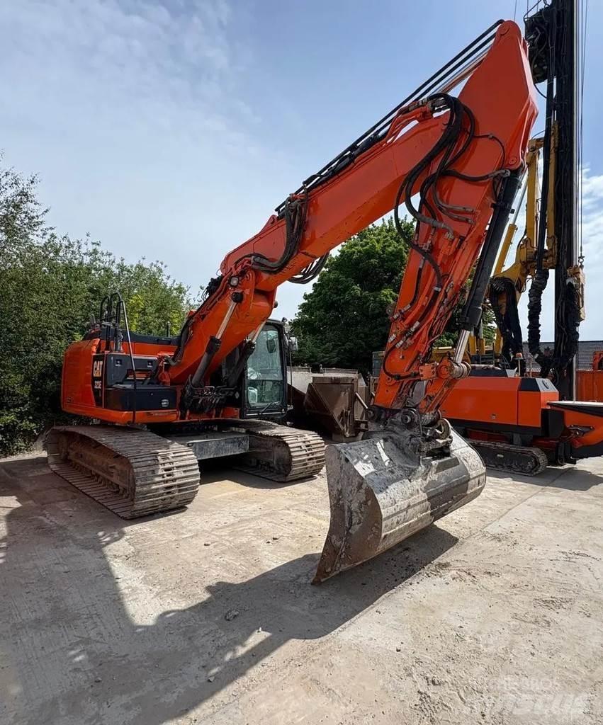 CAT 323E Excavatoare pe șenile
