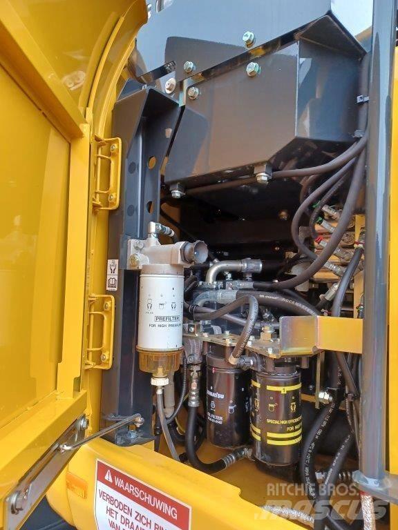 Komatsu PW158-11E0 Excavatoare cu roti