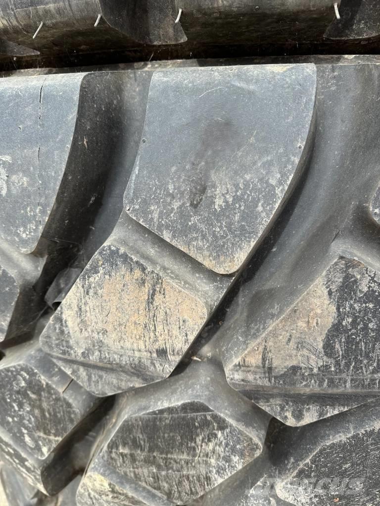  ROCK RADIAL 23.5R25 Anvelope, roti si jante