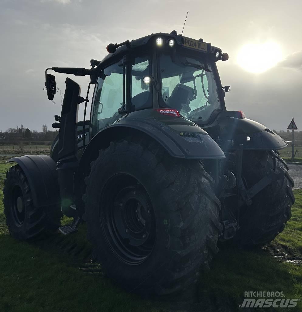 Valtra T235 Tractoare