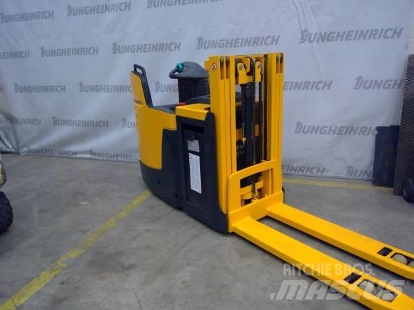 Jungheinrich ERD 220 Transpaleti autopropulsanti