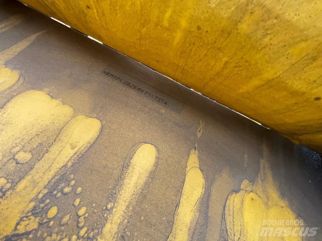 Komatsu PC210-10MO Excavatoare pe șenile
