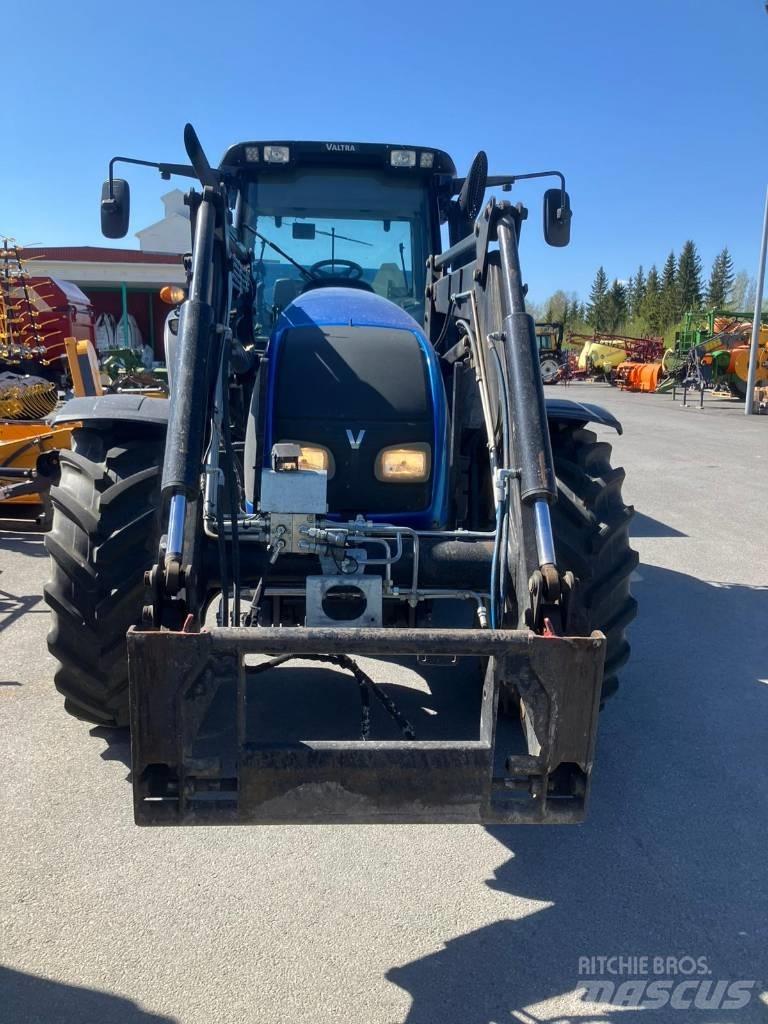 Valtra T 151 Tractoare