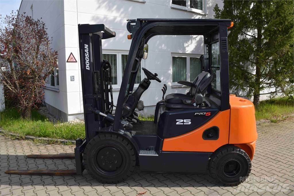 Doosan D 25 S-5 Stivuitor diesel
