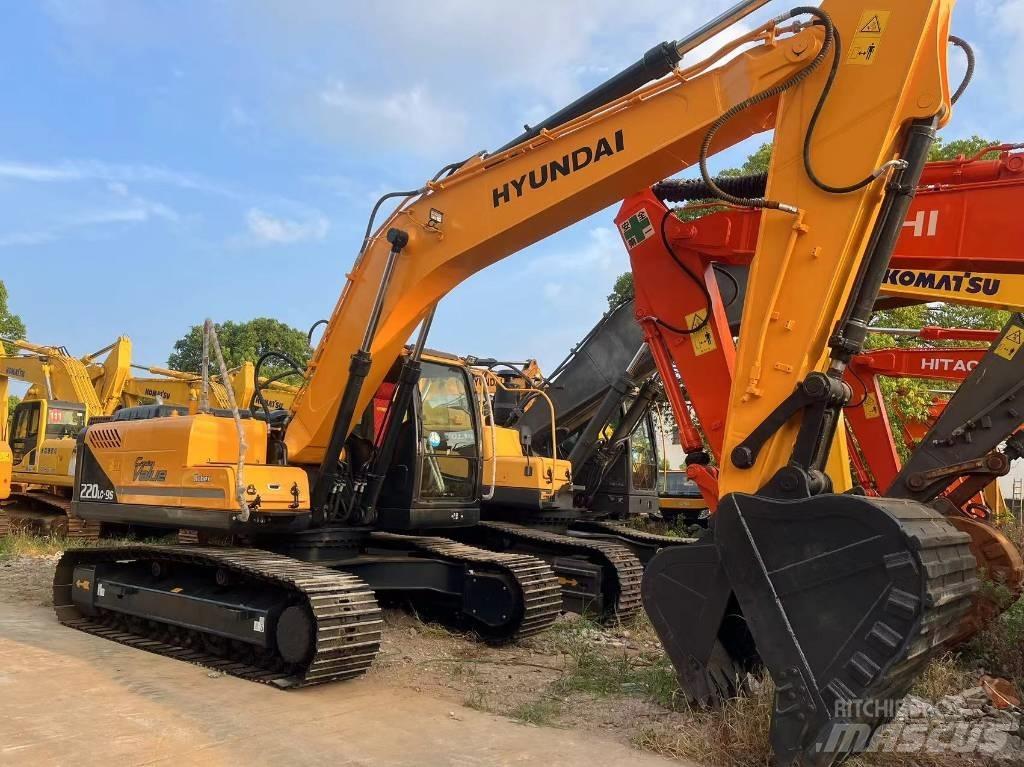 Hyundai R220LC-9S Excavatoare cu roti