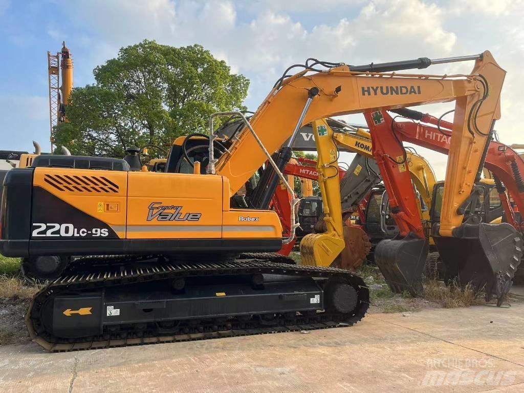 Hyundai R220LC-9S Excavatoare cu roti