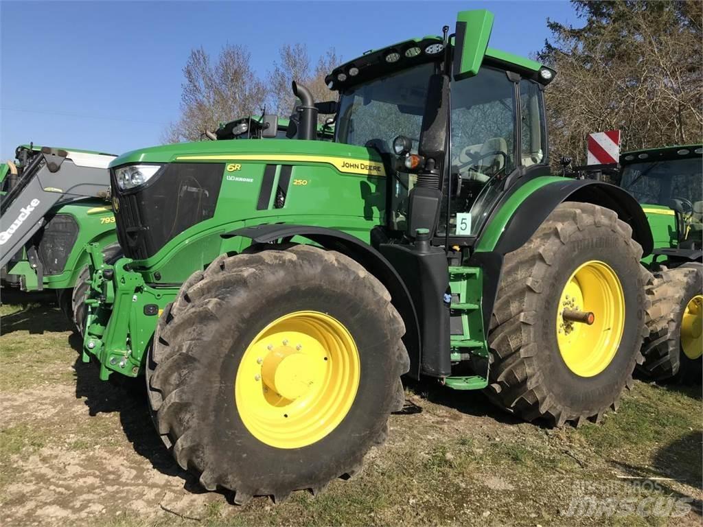 John Deere 6R 250 Tractoare