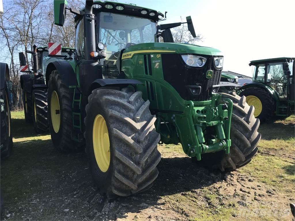 John Deere 6R 250 Tractoare