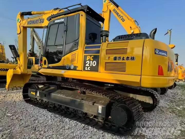 Komatsu PC210LC Excavatoare pe șenile
