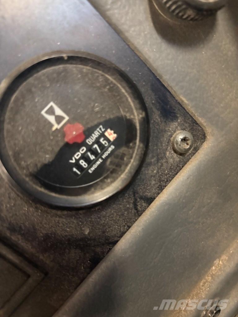 Volvo BM L 70 C Incarcator pe pneuri