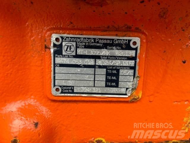 Hitachi Drive Axle Axe