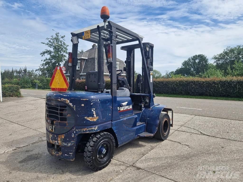 CAT DP25K Stivuitor diesel