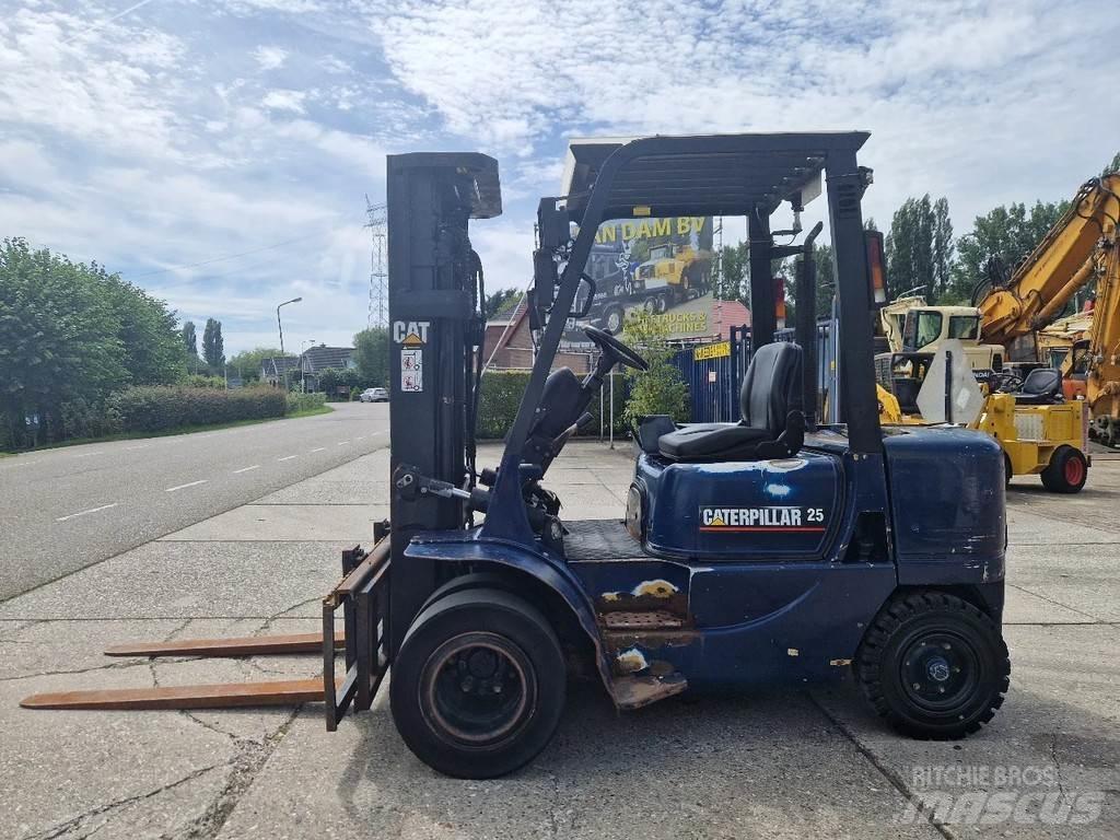 CAT DP25K Stivuitor diesel