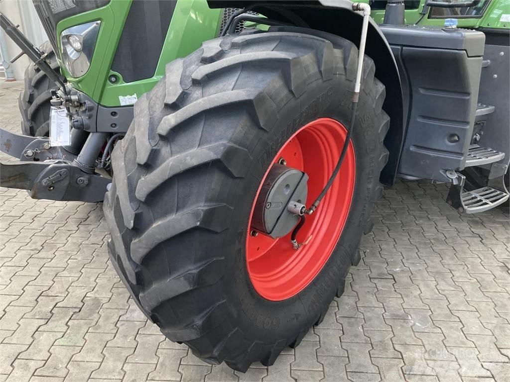 Fendt 933 Vario Tractoare