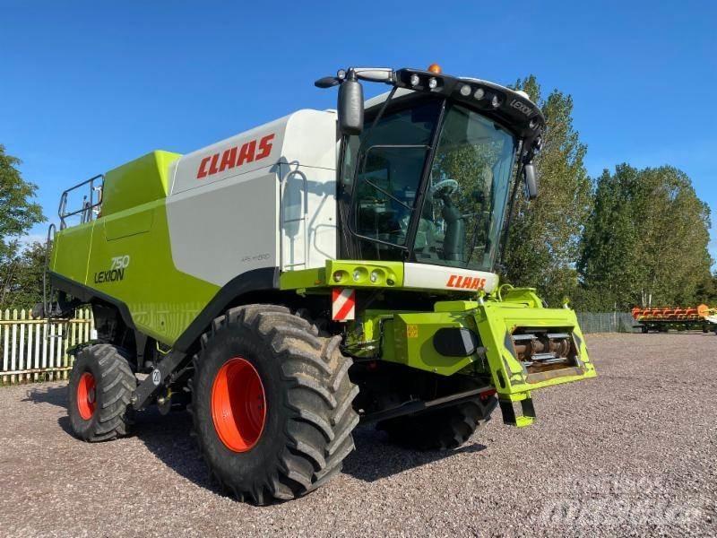 CLAAS LEXION 750 Combine de secerat
