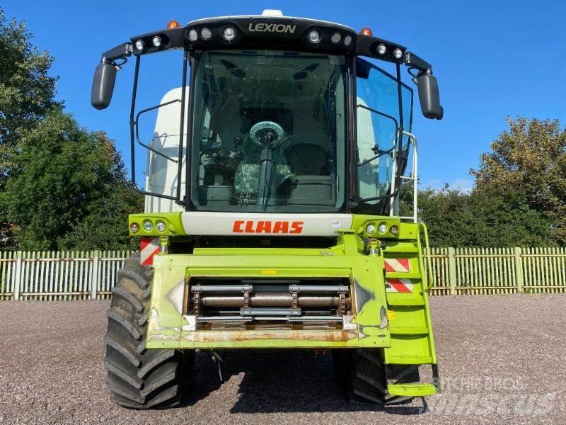 CLAAS LEXION 750 Combine de secerat