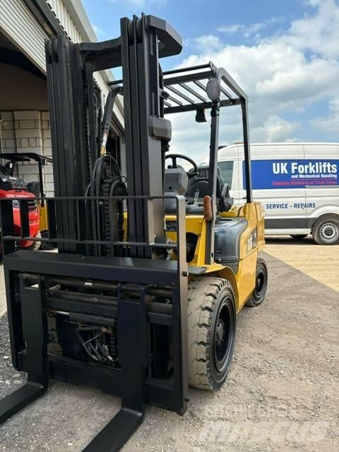 CAT DP 35 N Stivuitor diesel