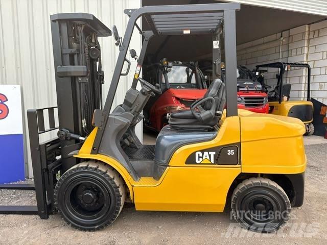CAT DP 35 N Stivuitor diesel
