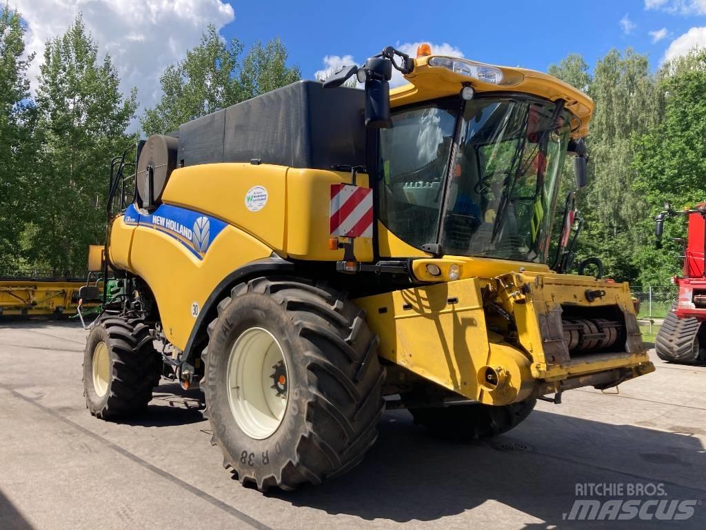 New Holland CR 9090 Combine de secerat
