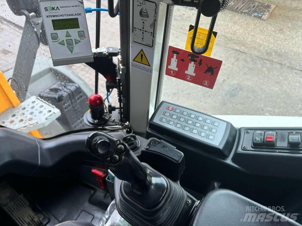 Liebherr L546 Incarcator pe pneuri