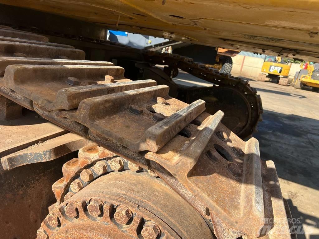 CAT 390 D Excavatoare pe șenile
