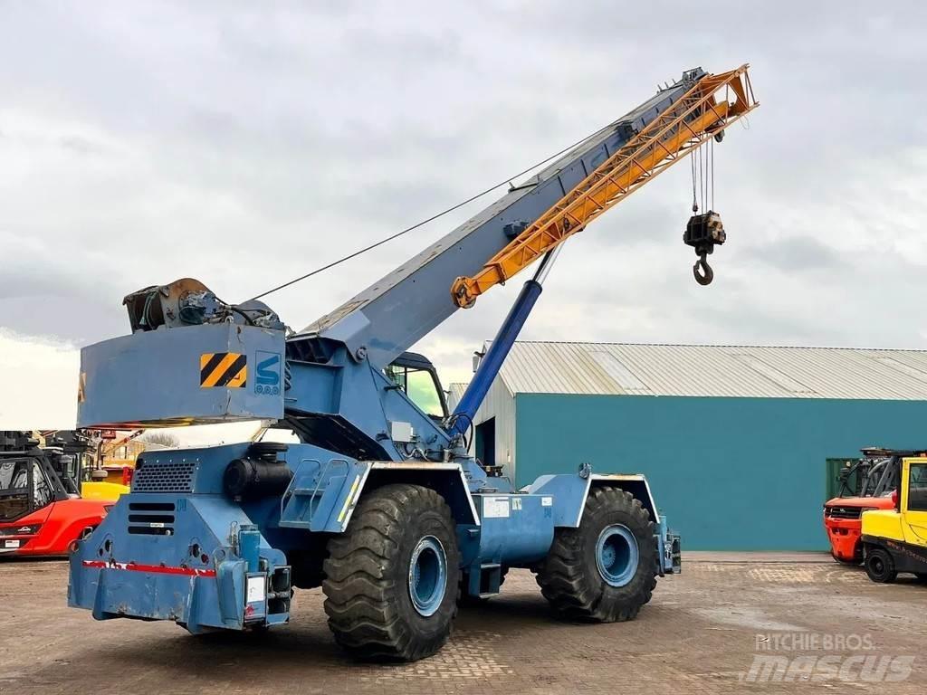 Terex RT780 Macara teren accidentat
