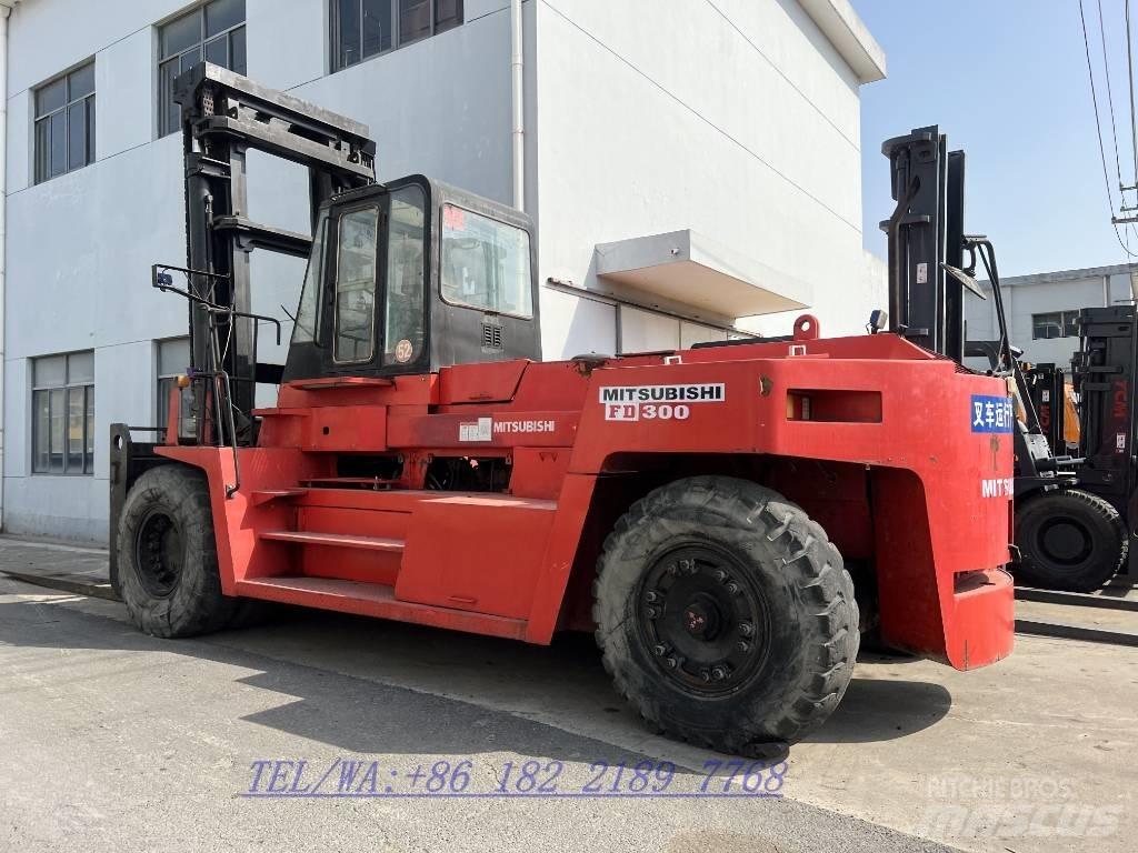 Mitsubishi FD300 Stivuitoare telescopice
