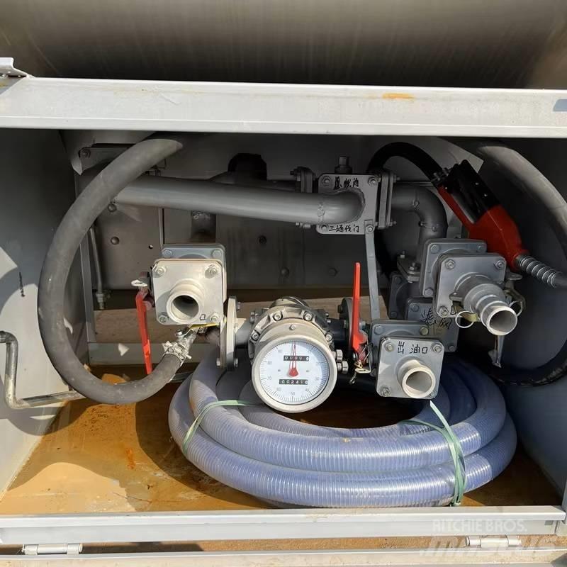 Shacman F 3000 Cisterne