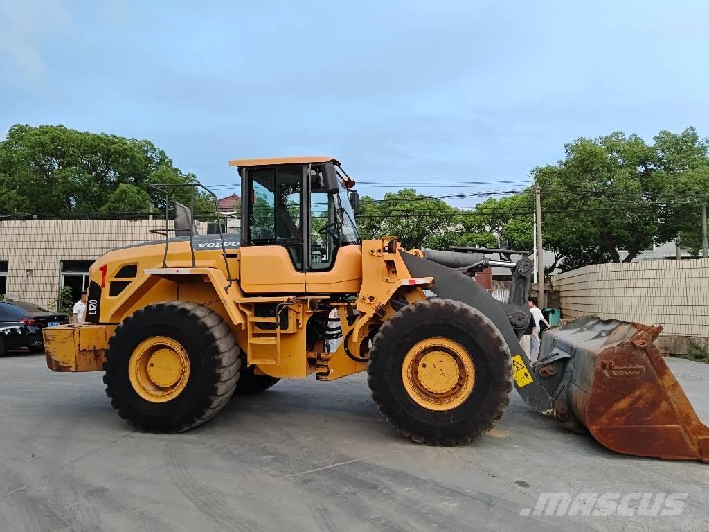 Volvo L 120 Incarcator pe pneuri