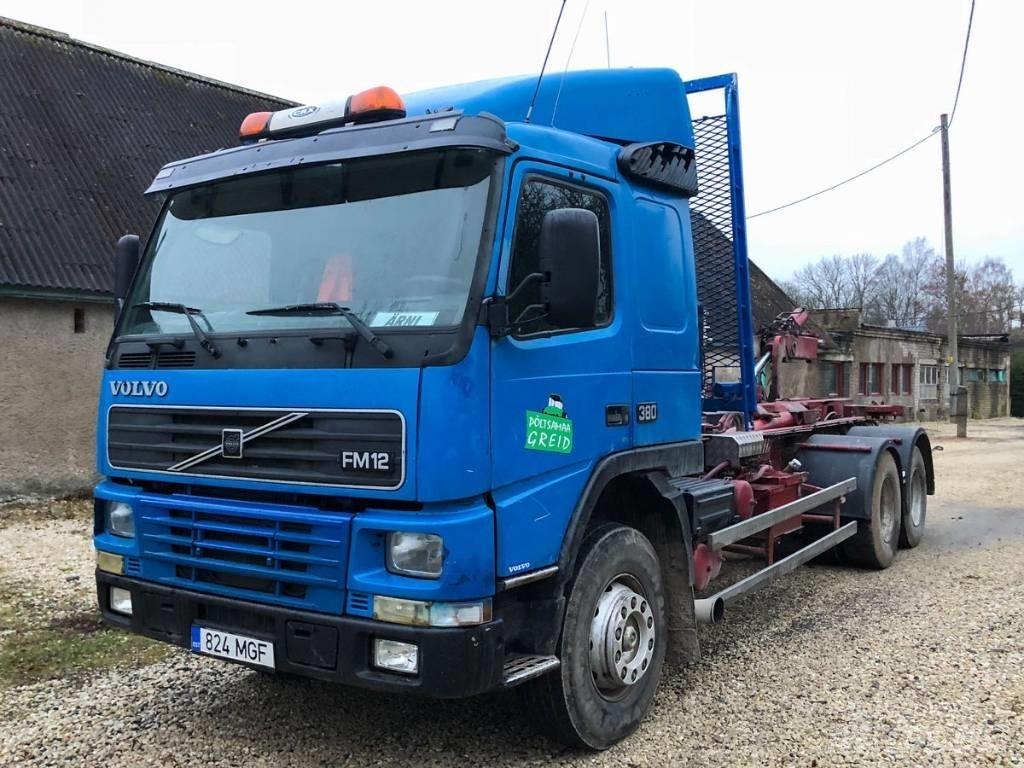 Volvo FM12 Camion cu carlig de ridicare