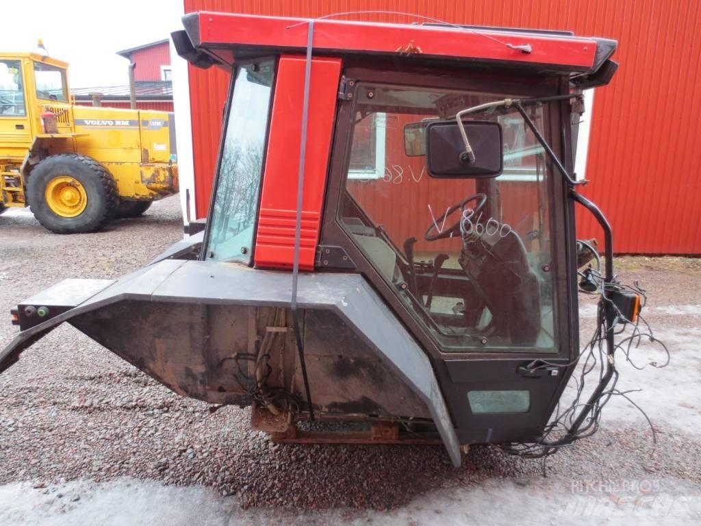 Valmet 8600 Cabine si interior