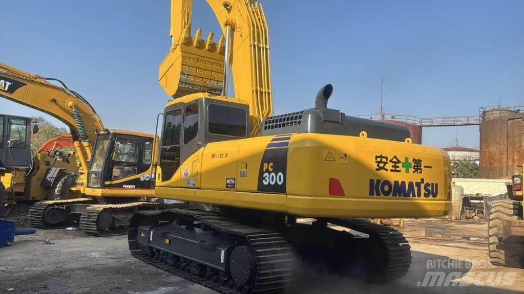 Komatsu PC 300 Excavatoare pe șenile
