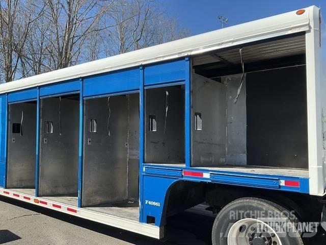 Mickey 16 Bay Remorci transport bauturi