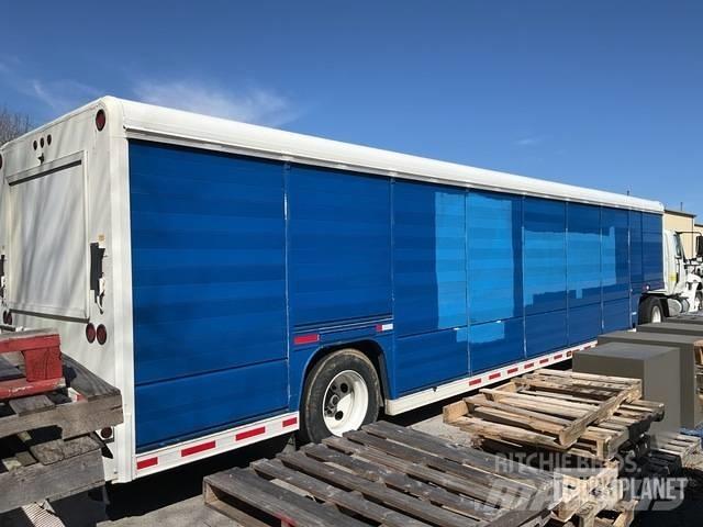 Mickey 16 Bay Remorci transport bauturi
