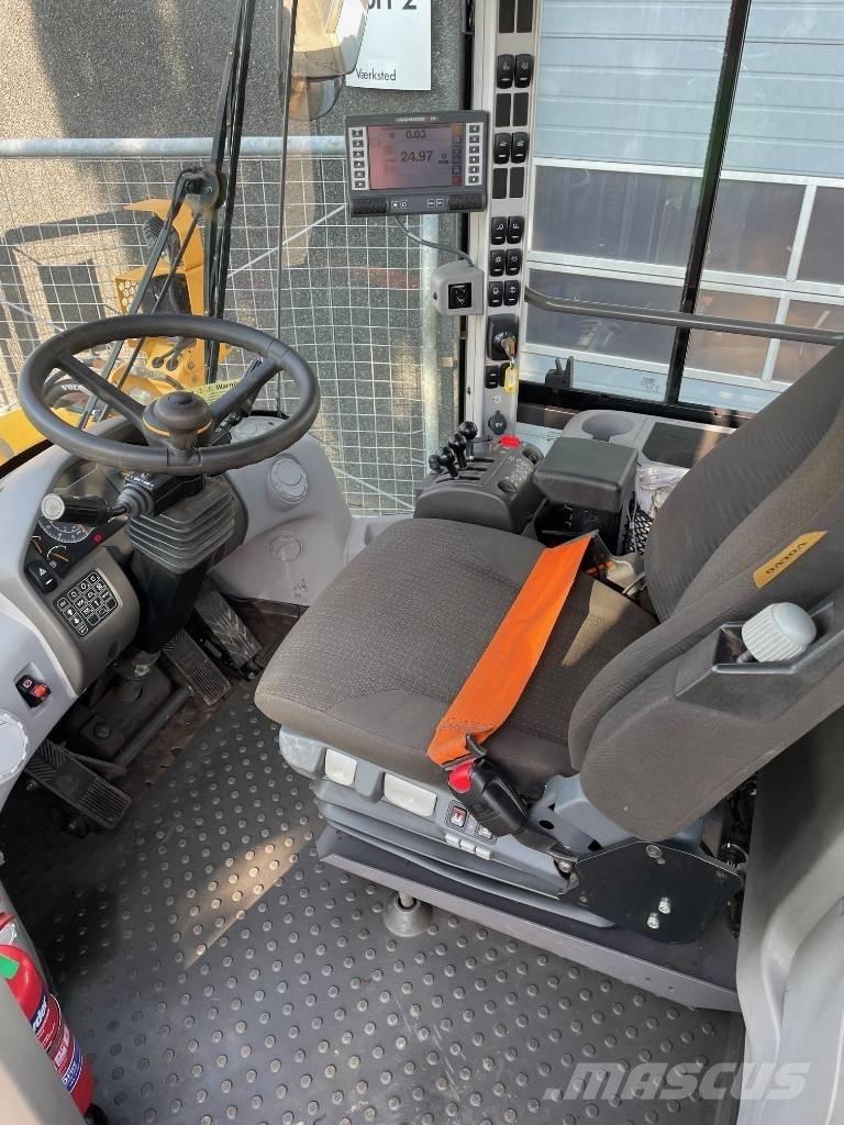 Volvo L90H Long boom Incarcator pe pneuri