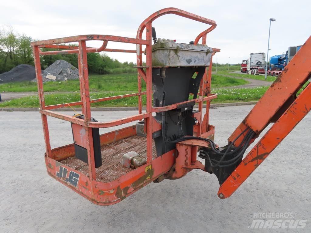 JLG 800 AJ Nacele cu brat articulat