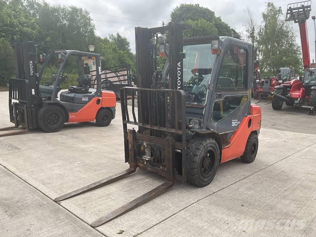 Toyota 02-8 FDF 30 Stivuitor diesel