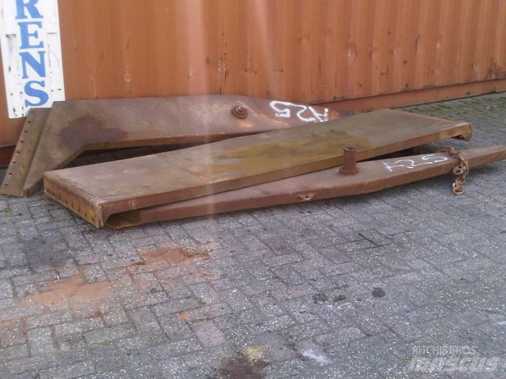 Volvo A25 tailgates Sasiuri si suspensii
