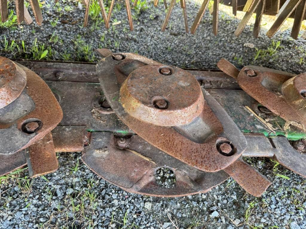 John Deere 131 Mounted and trailed mowers