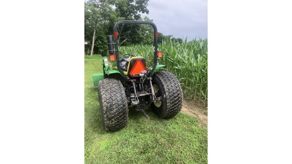 John Deere 4105 Tractoare