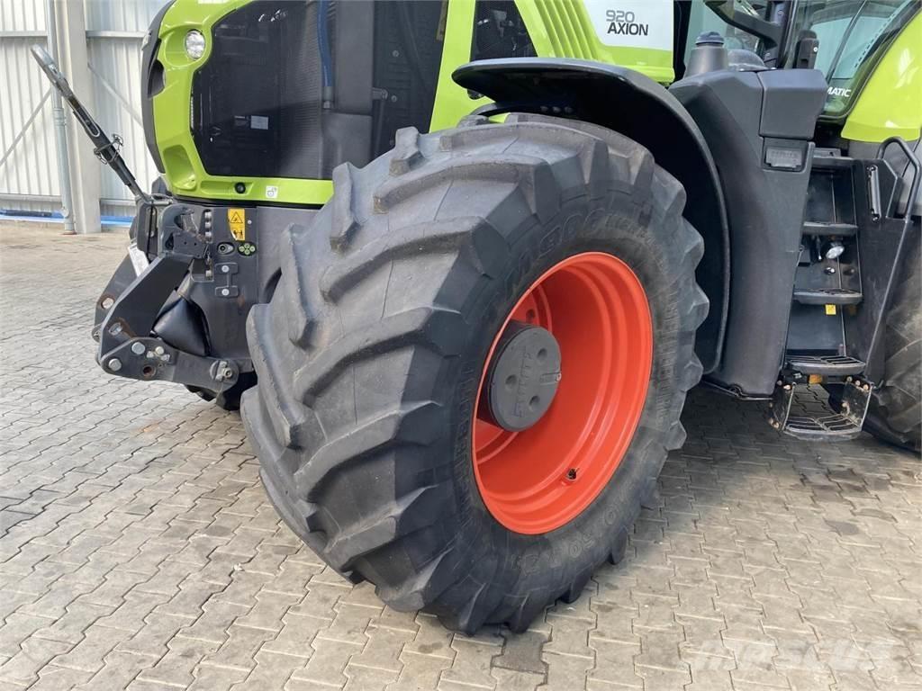 CLAAS Axion 920 Tractoare