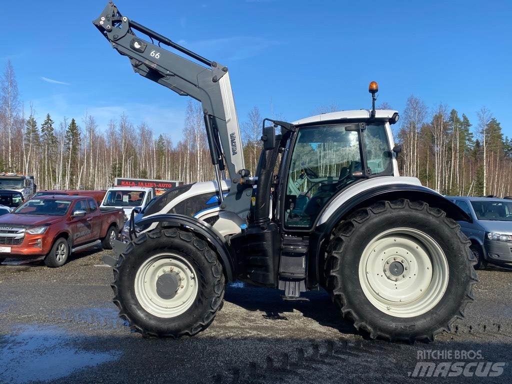 Valtra T 174 Tractoare