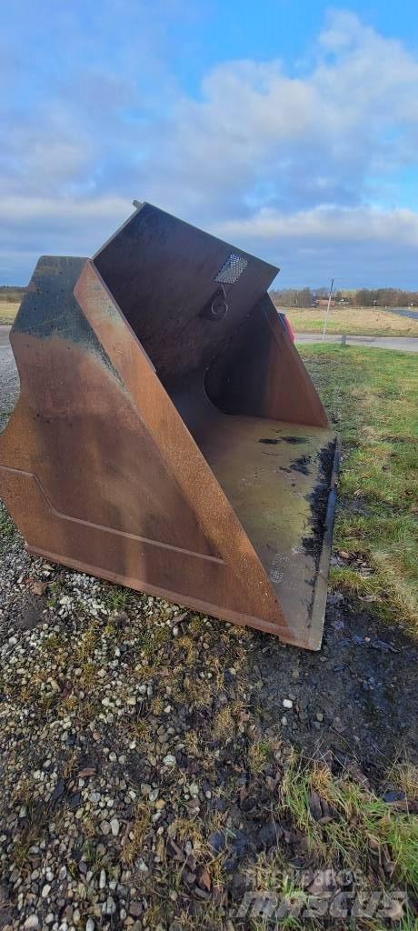 Ljungby L30 Pistoane