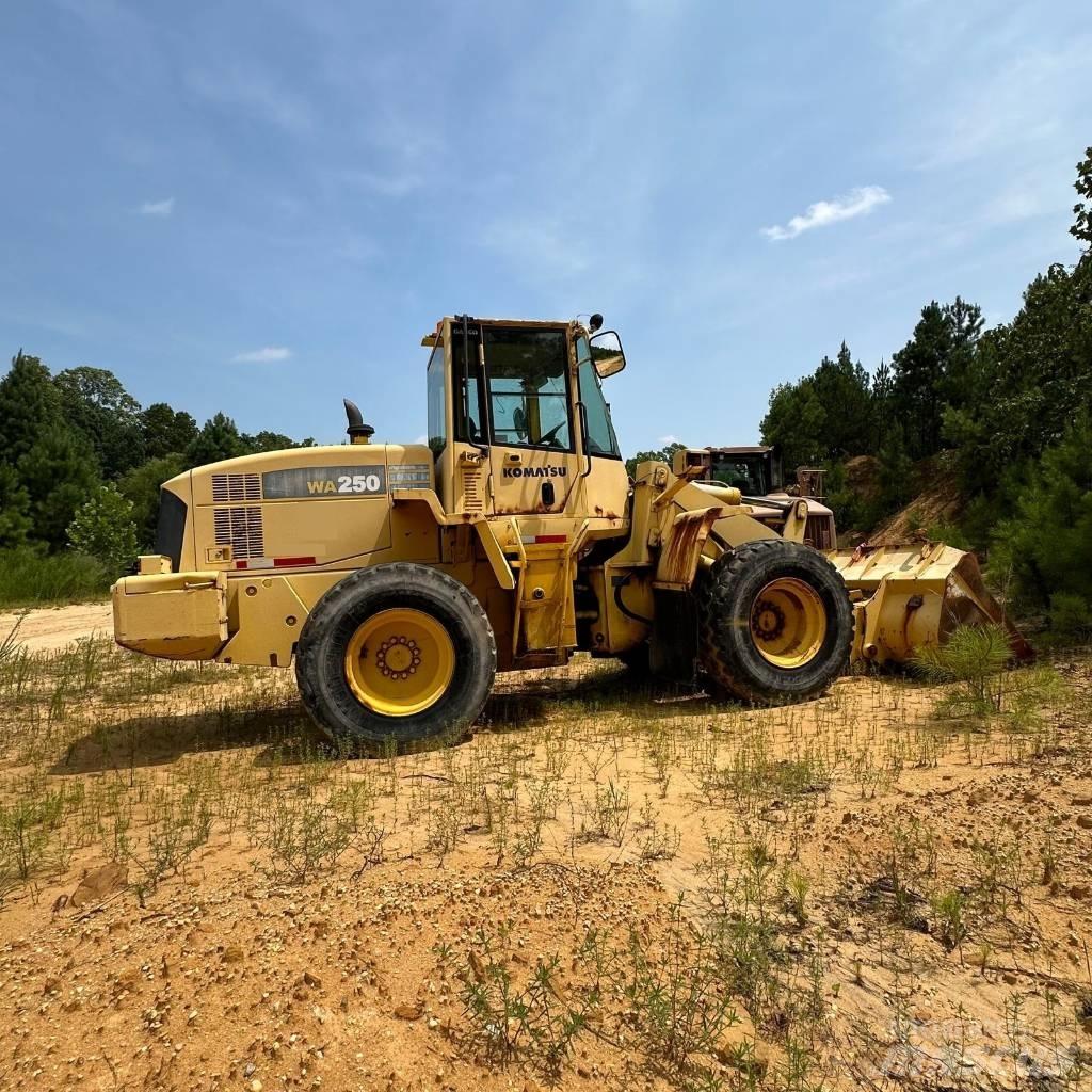 Komatsu WA 250 L-5 Incarcator pe pneuri