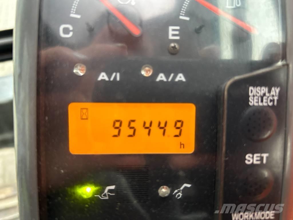 Hitachi ZX 135 US Excavatoare pe șenile
