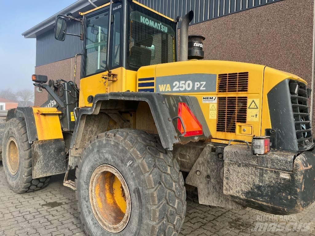 Komatsu WA 250 PZ-5 Incarcator pe pneuri