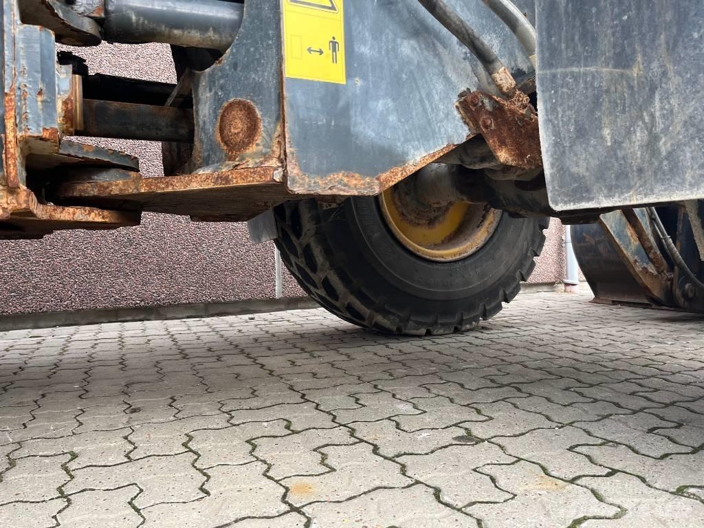 Komatsu WA 250 PZ-5 Incarcator pe pneuri