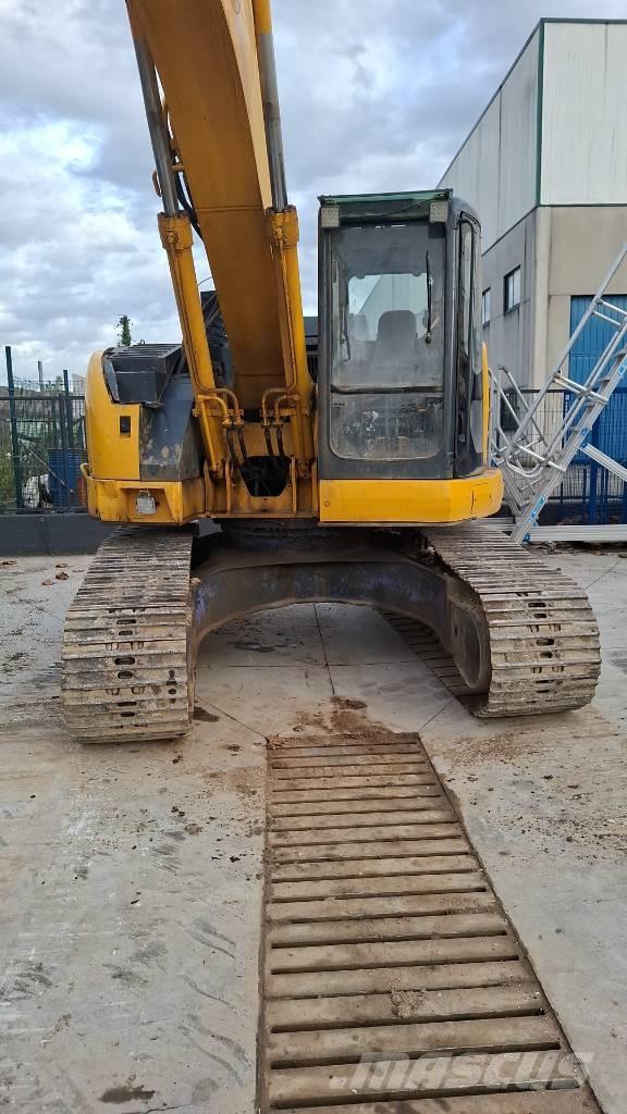 Komatsu PC 228 Excavatoare pe șenile
