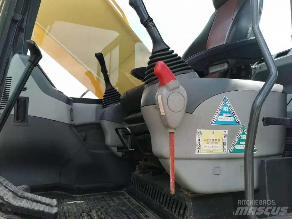 Komatsu PC 200 Excavatoare pe șenile
